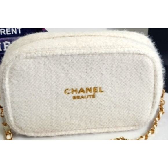 Chanel Beaute Cosmetic Pouch Gold boucle fabric Winter White - Picture 1 of 8